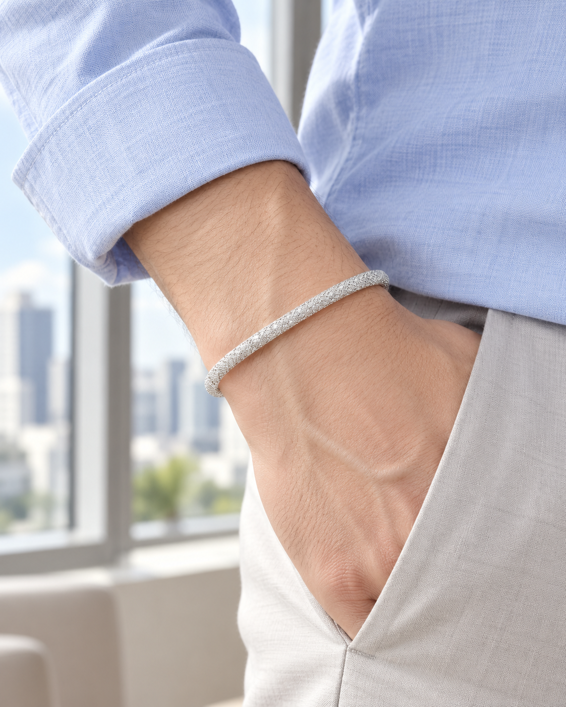 Men's Fine Mesh Ribbon Bracelet in 925 Sterling Silver – contextual scene, on wrist