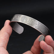 Men's Portrait Panel Cuff in silver-tone Steel – original detail of the surface and opening