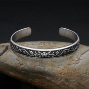 Men's Floral Vine Cuff in silver-tone Steel – original detail of the surface and opening