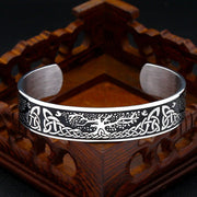 Men's Tree Knot Cuff in silver-tone Steel – original detail of the surface and opening