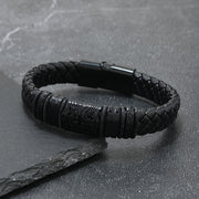 Men's Carved Barrel Braid Bracelet in Black – clasp detail