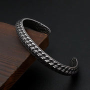 Men's Dragon Scale Cuff in silver-tone Steel – original detail of the surface and opening