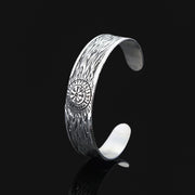 Men's Bark Compass Cuff in silver-tone Steel – original detail of the surface and opening