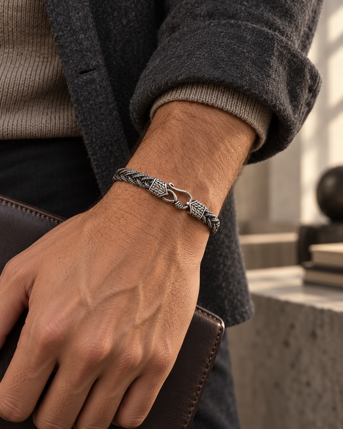 Men's Interwoven Hook Bracelet in 925 Sterling Silver – contextual scene, on wrist