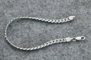 Men's Faceted Curb Bracelet in Sterling Silver – original detail of the chain and clasp