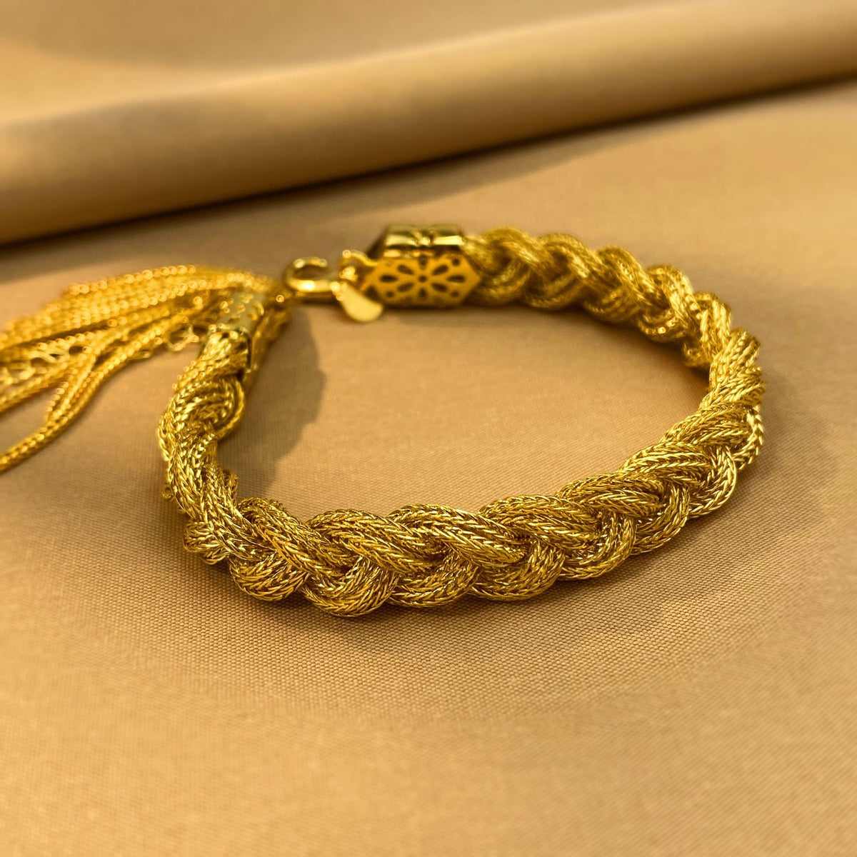 Men's Braided Tassel Bracelet in 18K Gold Plated Copper – original detail