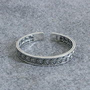 Men's Interlace Scale Cuff in Sterling Silver – original interlocking scale relief view
