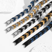 Men's Chevron Crest Bracelet in Mixed Colourways Steel – original close view of V-shaped links and connector ends