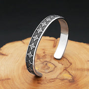 Men's Celtic Star Cuff in silver-tone Steel – original detail of the surface and opening