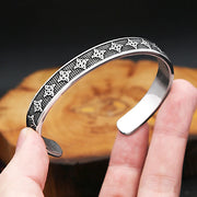 Men's Celtic Star Cuff in silver-tone Steel – original detail of the surface and opening